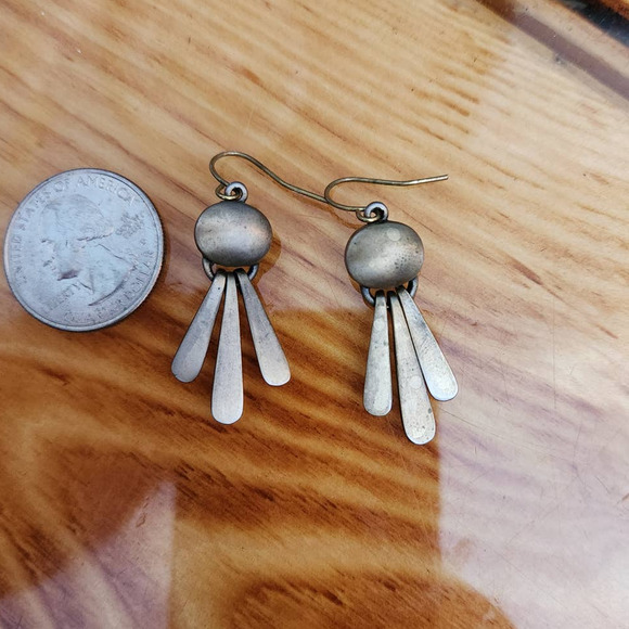Antiqued Matte Gold Tone Earrings Etched Detailing Ethnic Western Style - Picture 1 of 3